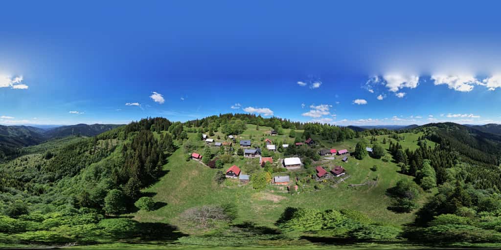 360° pohľad na chalupy osady Greguše