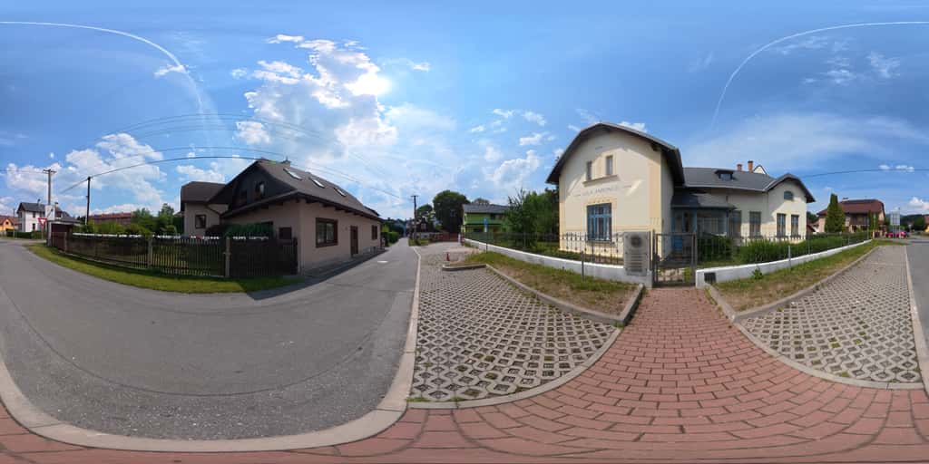 Jaroňkova vila - Před vilou